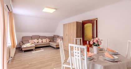 Hunters Lodge 1 Lake Balaton, Badacsony Wine Region, Badacsonytomaj, Hungary