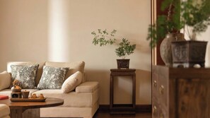 ห้องคลาสสิกดับเบิล, ลานระเบียง, วิวสวนหย่อม | Wi-Fi ฟรี