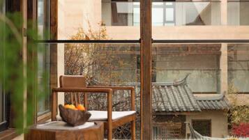 Luxury Twin Room, Hill View | Free WiFi