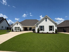 Exterior - Crimson & Cozy •  
Your Game Day Home Base! (Northport)