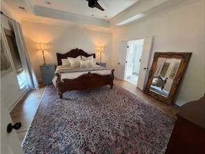 Room - Crimson & Cozy •  
Your Game Day Home Base! (Northport)