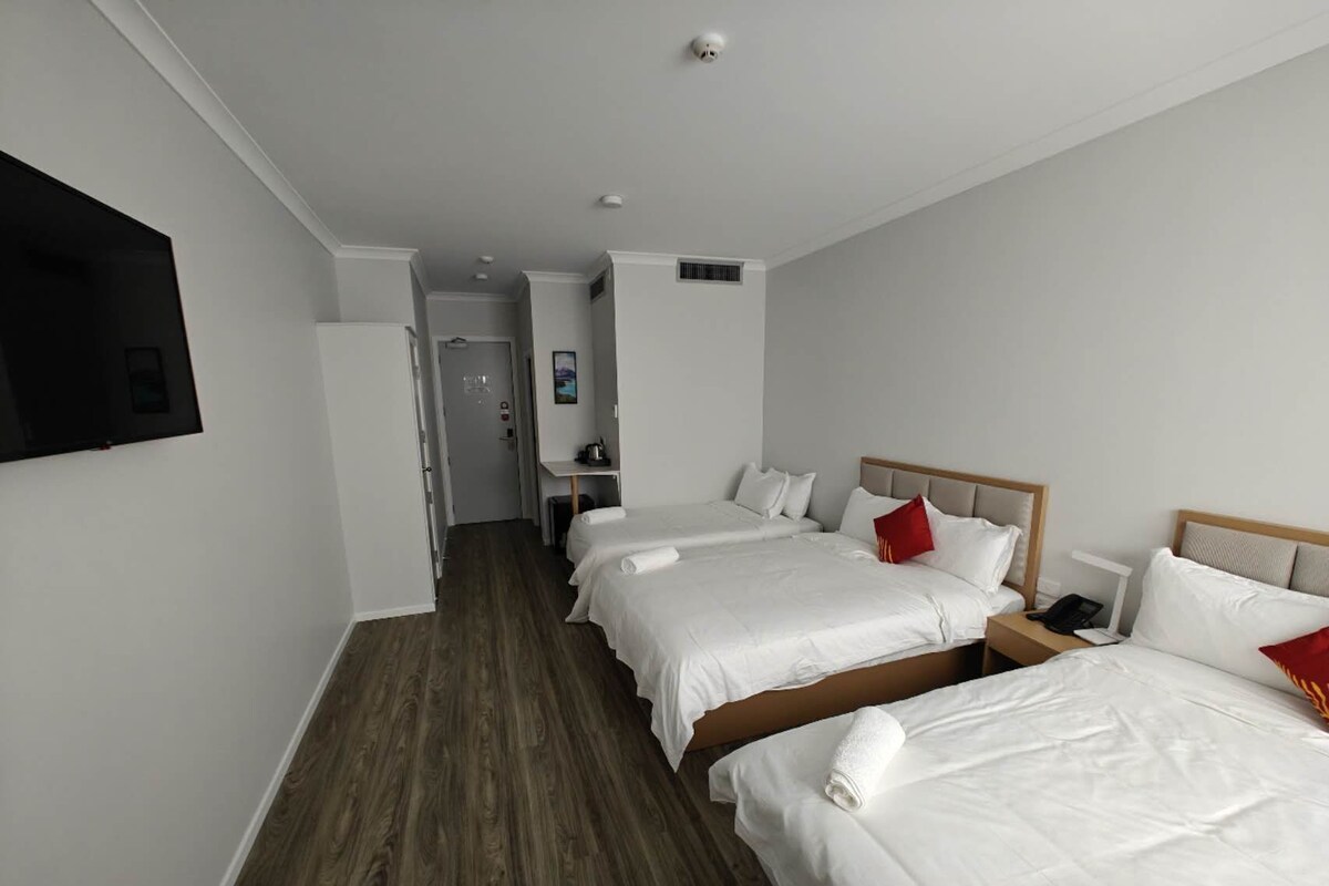 Grand Triple Room