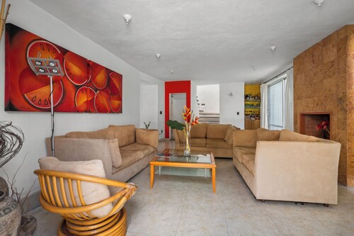 Oasis in Downtown Tequis Pool & 5 Rooms
