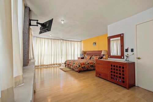 Oasis in Downtown Tequis Pool & 5 Rooms