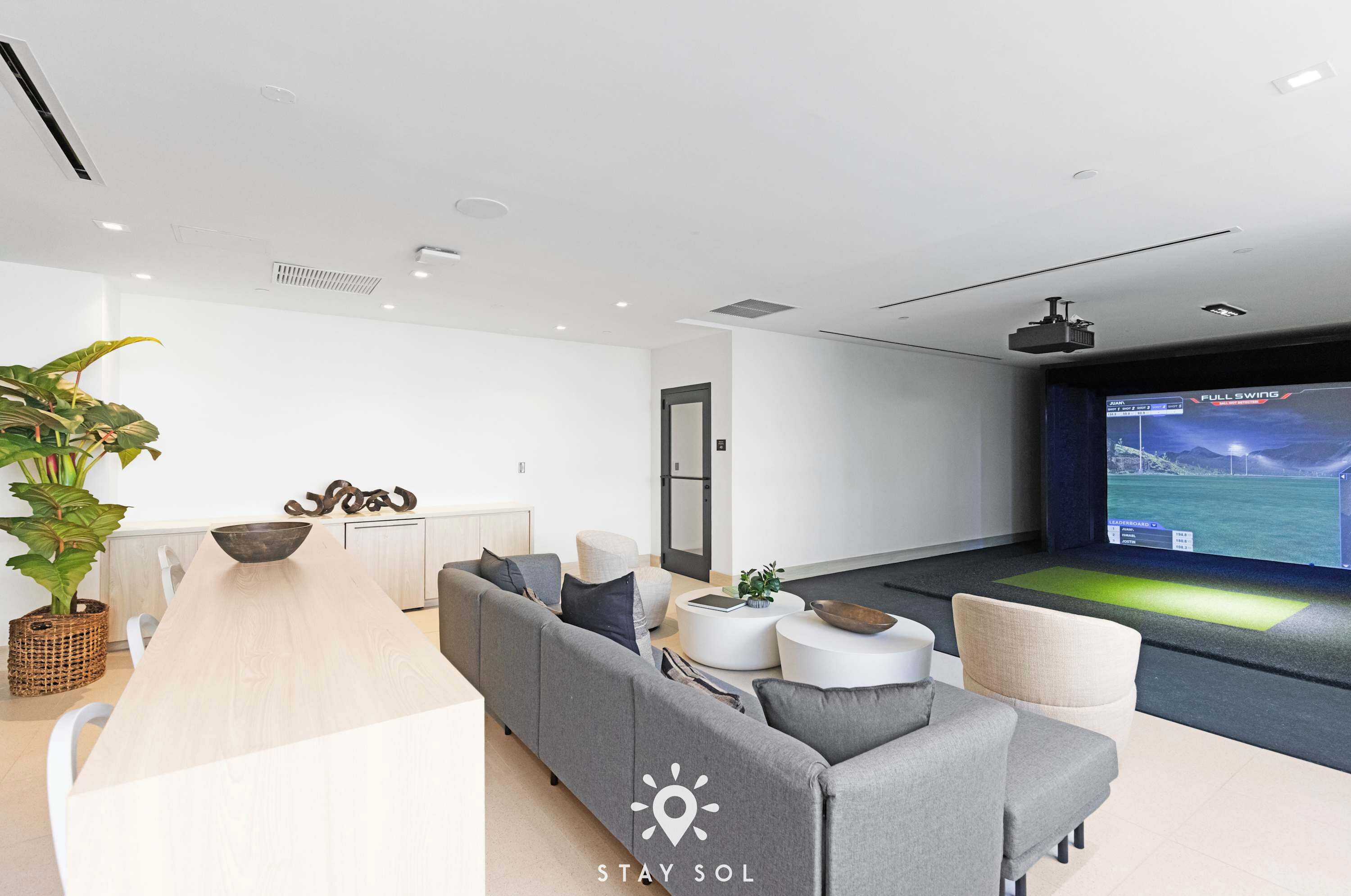 Miami Luxury Studio Rooftop Resort Style - Doral, FL