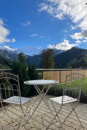 Unclassified image, 2 of 24, button - Lohnerblick Appartement/Fewo, Bad, WC, 1 Schlafraum 1-Zimmerwohnung by Interhome (Adelboden)