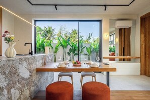 Dining - Modern 2BR Villa in Ubud w Pool, Patio & Garden (Gianyar Regency)