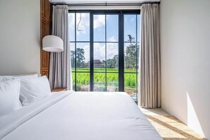 Room - Tranquil 2BR Flat in Central Ubud w Pool & Kitchen (Tegallalang)