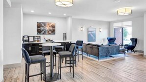 Dining - Madison Apt with Pool & Underground Parking (Madison)