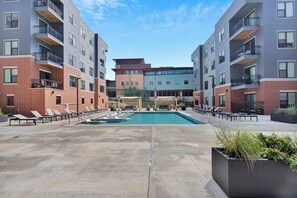 Unclassified image, 3 of 45, button - Madison Apt with Pool & Underground Parking (Madison)