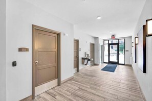Unclassified image, 4 of 45, button - Madison Apt with Pool & Underground Parking (Madison)