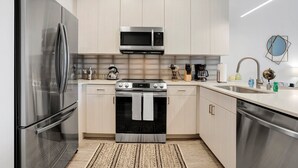 Unclassified image, 4 of 28, button - Modern Apt with Pool, Garage & Laundry (Madison)