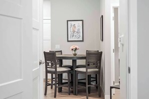 Dining - Poolside Apt Near University Research Park (Madison)