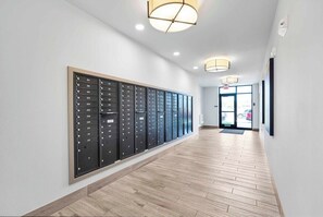 Mailboxes - Madison Apt with Pool, Laundry & Parking (Madison)