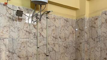 Deluxe Double Room, Garden View | Bathroom | Shower, free toiletries