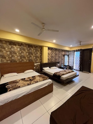 Unclassified image, 2 of 14, button - Aishwarya Hotel Indore (Indore)
