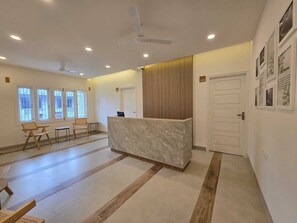 Superior Double or Twin Room | Lobby - Just Rooms (Chikkamagaluru)
