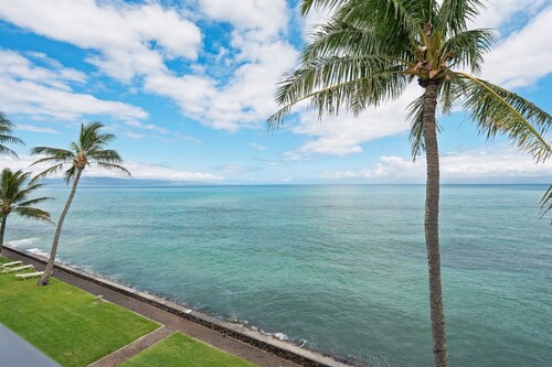 Oceanfront 2BR | Two Lanais, Turtles & Sunsets