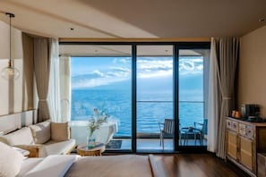 Ảnh chưa phân loại, 5 trong số 141 ảnh, nút