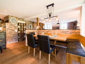 Dining - Design Loft° – fenced garden, parking, fire pit (Hüswil)