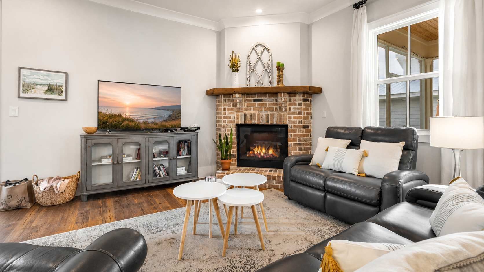 Smart TV, fireplace, offices