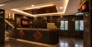 Lobby - Hotel Vijaya Suites (Manipal)