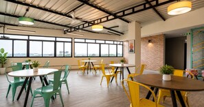 Dining - Hotel Vijaya Suites (Manipal)