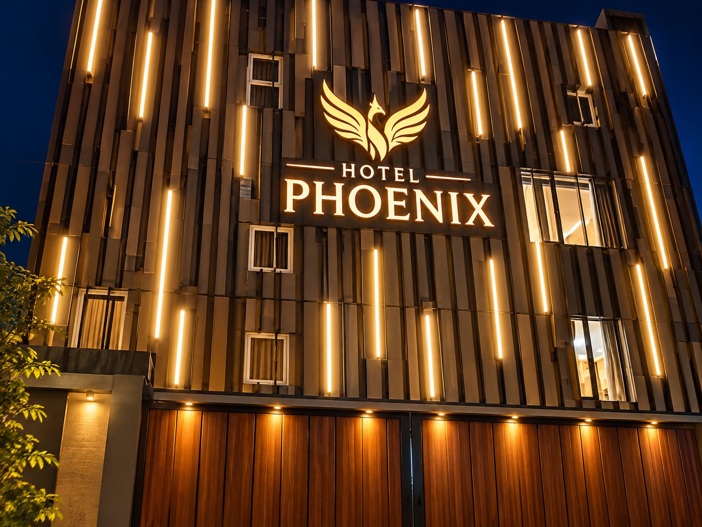 Un moderno edificio de hotel con un llamativo letrero que dice 'HOTEL PHOENIX'.