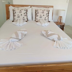 Room - Great family holiday home at Magnetic Island where adventure and fun starts. (Nelly Bay)