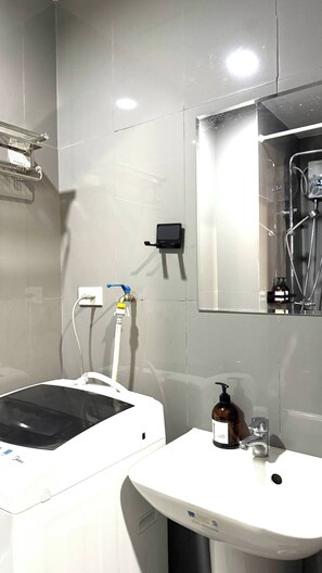 Unclassified image, 5 of 20, button - Central Makati Place with Queen bed and 55 inch SMART TV (Makati)
