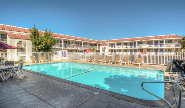 Holiday Home Swimming Pool