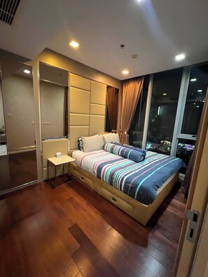 Room - Hyde 11 2BR Luxury Suite near BTS Nana (Watthana)
