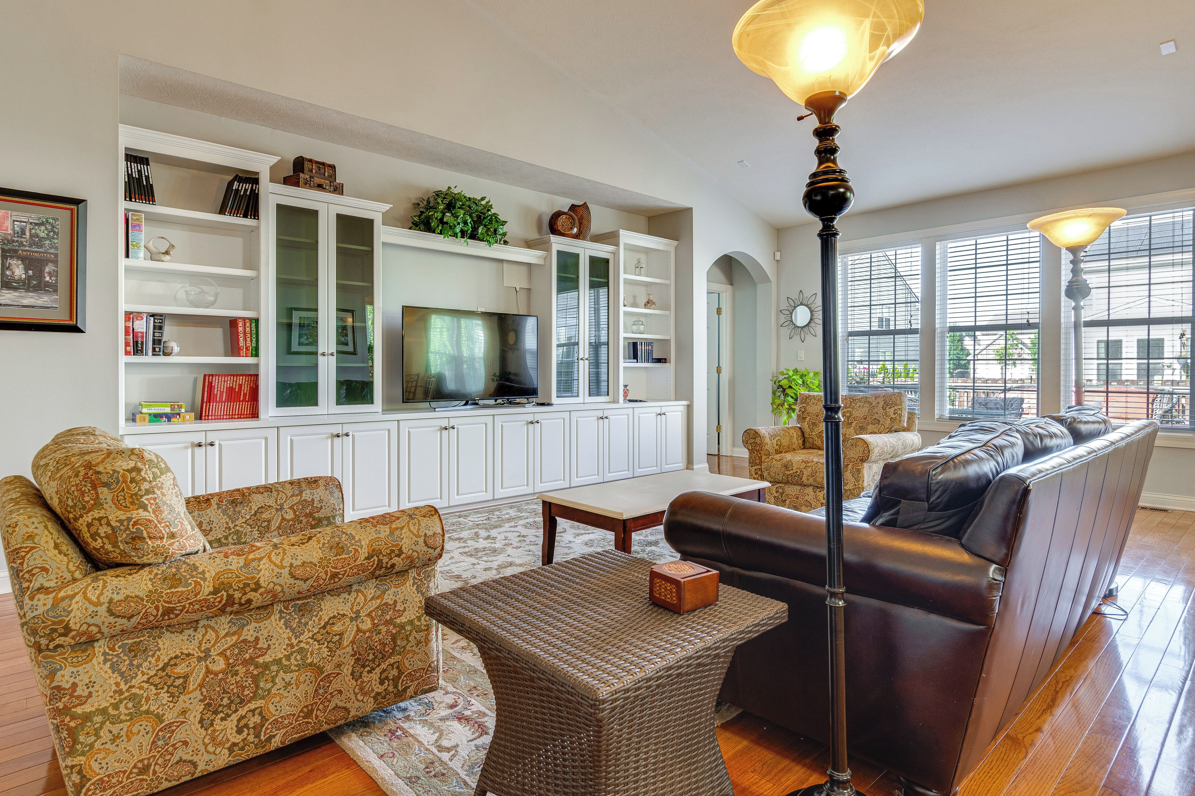 Modern Home W/ Private Deck & Yard In Indianapolis - Avon, IN