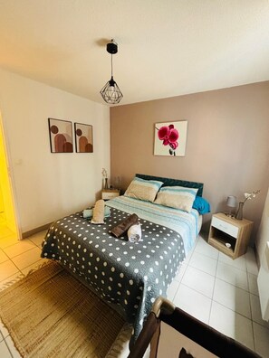 Room - Vrbo Property (Le Teich)