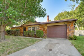 Exterior - Extended East Tulsa Home w/ Fenced Yard (Tulsa)