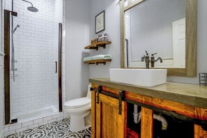 Unclassified image, 4 of 22, button - Countryside Home Right Outside Fort Worth (Joshua)