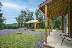 Outdoor dining - Outdoor Oasis w/ Mtn Views! 5-Acre Augusta Getaway (Augusta)