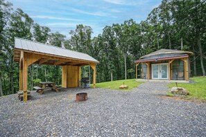 Outdoor dining - Outdoor Oasis w/ Mtn Views! 5-Acre Augusta Getaway (Augusta)