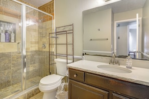 Unclassified image, 5 of 25, button - Centrally Located Escape in Midvale w/ Yard! (Midvale)