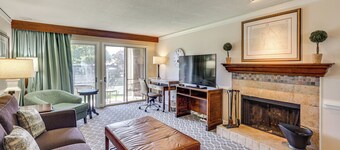 Pool & Marina Access! Condo Close to Busch Gardens