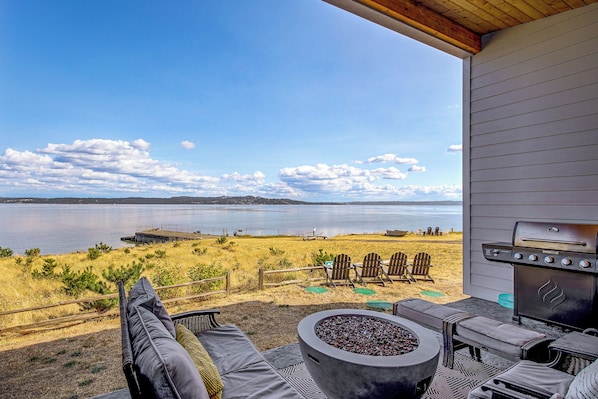 Unclassified image, 1 of 34, button - Peaceful Waterfront Retreat on Vashon Island (Vashon)