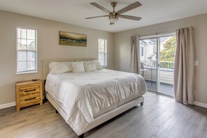 Room - Ocean-View Retreat Near Barefoot Landing & Beach! (Myrtle Beach)