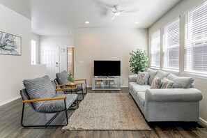 Living area - Modern Home w/ Garage, Near DIA & Gaylord Resort (Denver)
