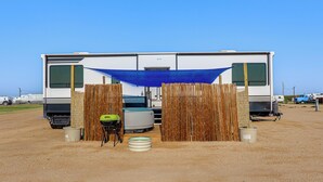 Exterior - Hot Tub & Mtn Views! Carlsbad RV Retreat (Carlsbad)