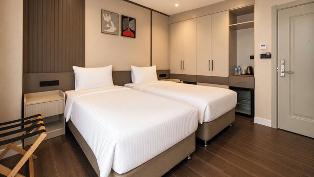 Ảnh chưa phân loại, 1 trong số 13 ảnh, nút