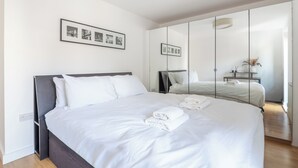 Room - Bright 1BR Wimbledon Retreat with Balcony (Greater London)
