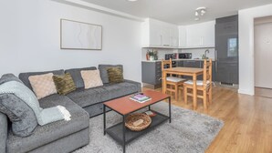 Living area - Bright 1BR Wimbledon Retreat with Balcony (Greater London)