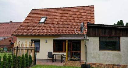 Holiday Home on the Gurkenradweg with Private Terrace, Garden, Wi-Fi and Barbecue