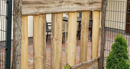 Holiday Home on the Gurkenradweg with Private Terrace, Garden, Wi-Fi and Barbecue