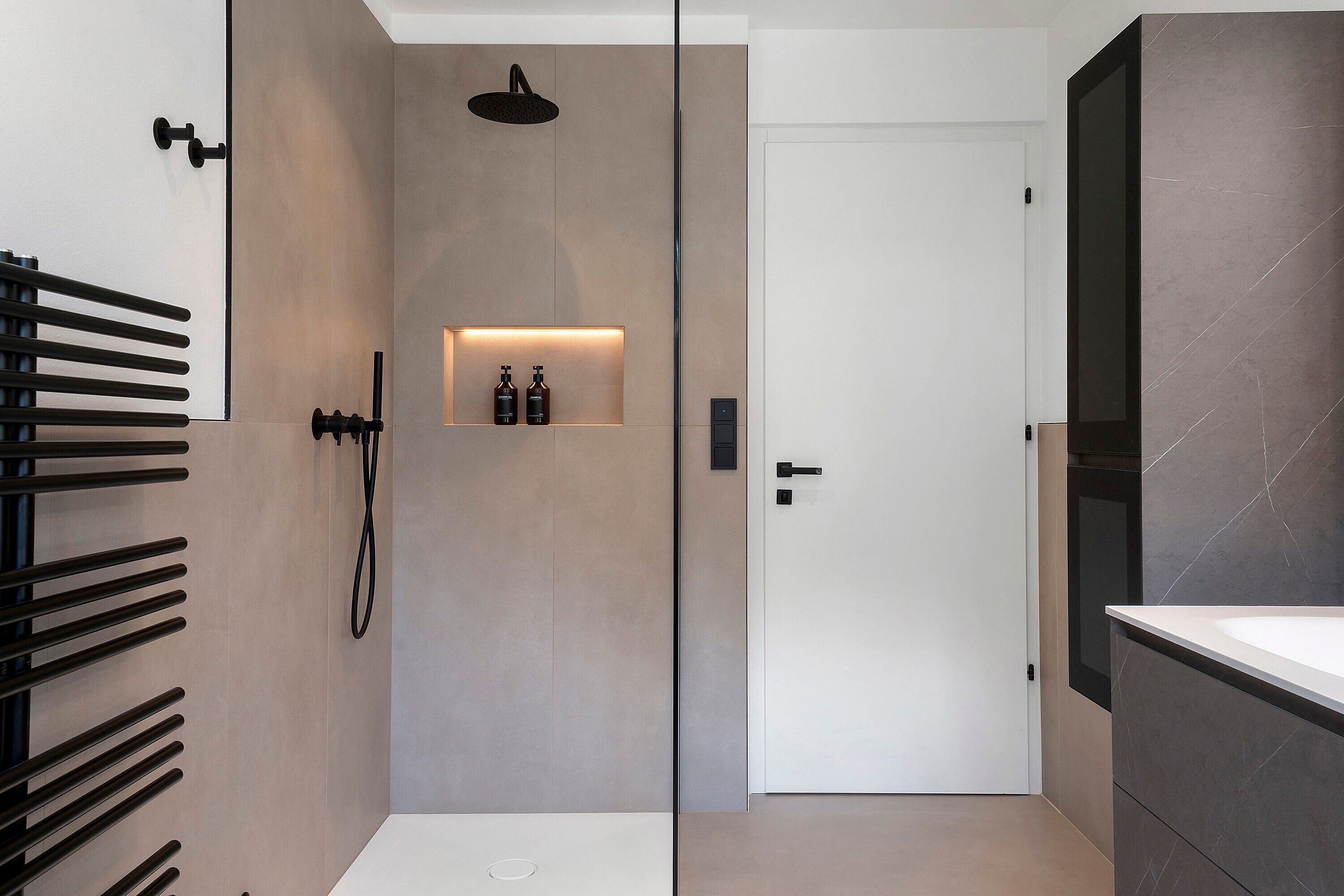 Shower, towels